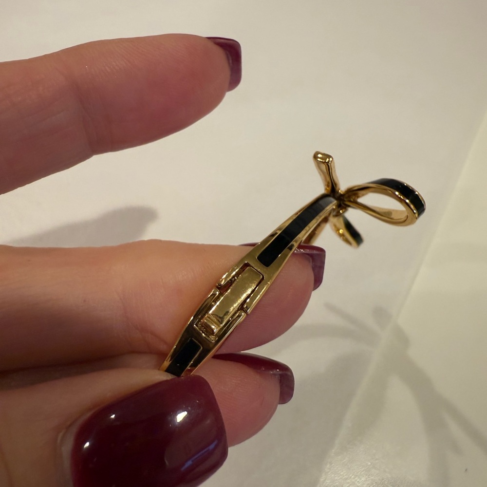 Kate Spade Gold and Black Bow bracelet. Brand New, No tags... giftable - Picture 12 of 13